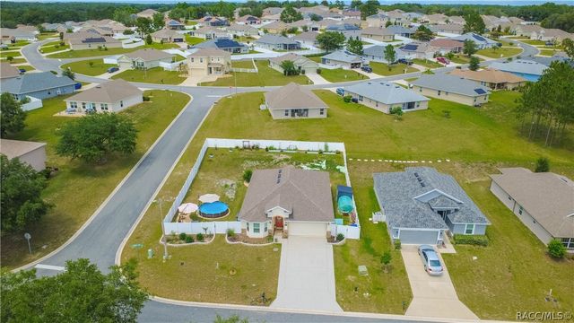 3271 N Burroughs Path, Beverly Hills, FL 34465