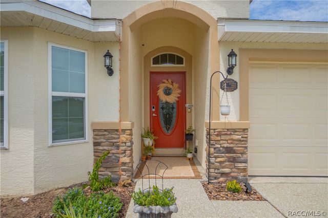 3271 N Burroughs Path, Beverly Hills, FL 34465