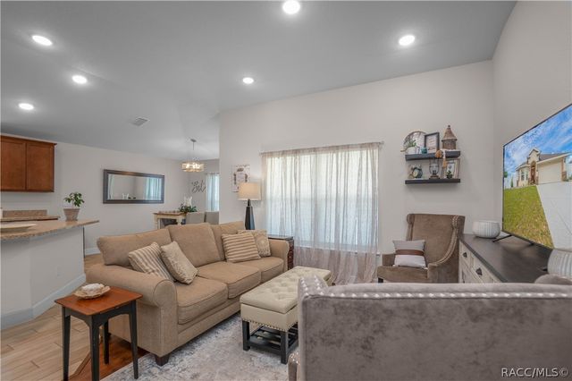 3271 N Burroughs Path, Beverly Hills, FL 34465
