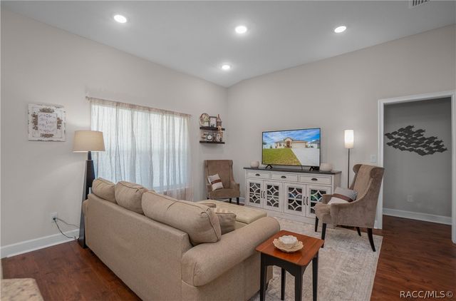 3271 N Burroughs Path, Beverly Hills, FL 34465