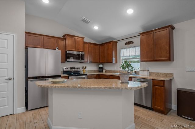 3271 N Burroughs Path, Beverly Hills, FL 34465