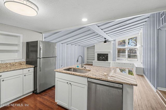 1113 FOUNTAIN Road, Jacksonville, FL 32205