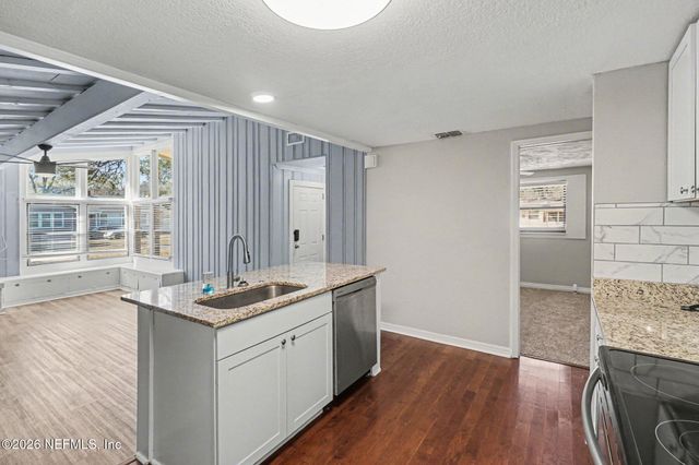 1113 FOUNTAIN Road, Jacksonville, FL 32205