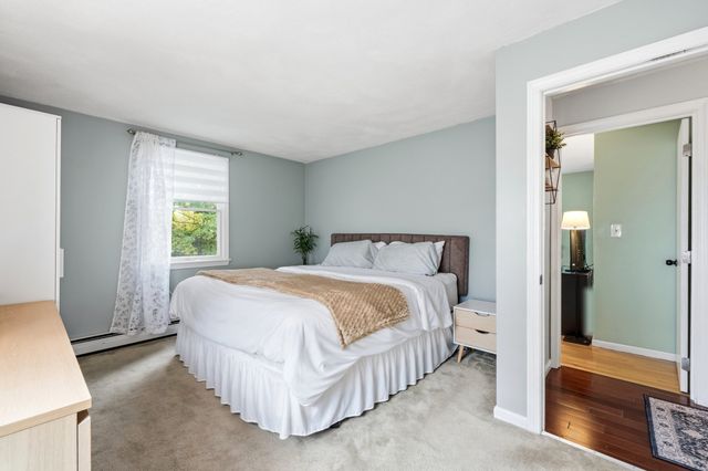 17 Dundee St, Lowell, MA 01850