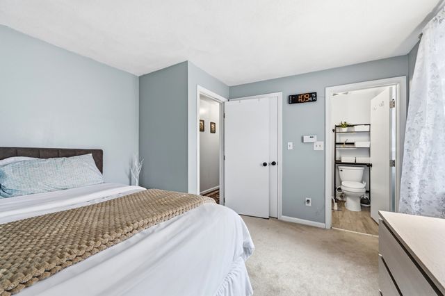17 Dundee St, Lowell, MA 01850
