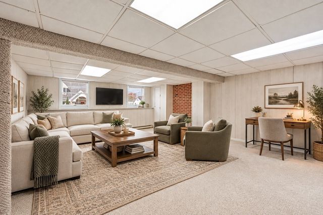 17 Dundee St, Lowell, MA 01850
