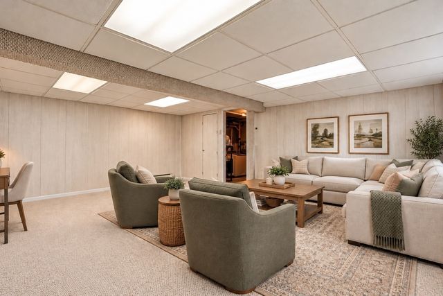 17 Dundee St, Lowell, MA 01850