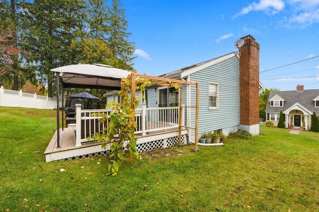 17 Dundee St, Lowell, MA 01850