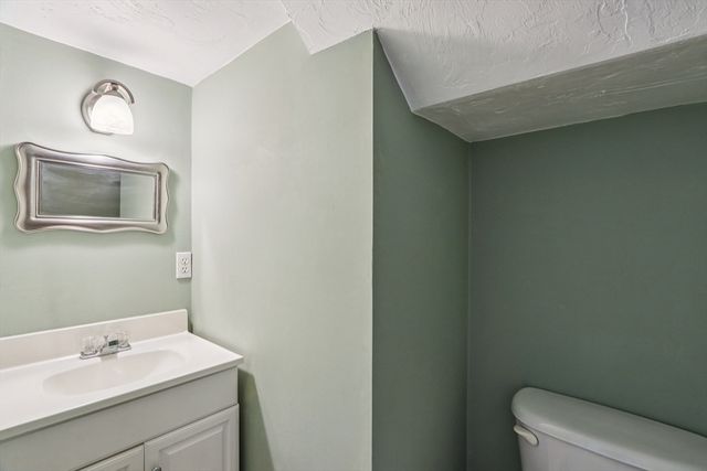 14 Pleasant St A, Franklin, MA 02038