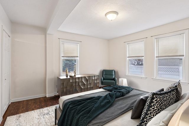 14 Pleasant St A, Franklin, MA 02038