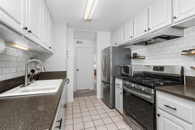 700 W La Veta M3, Orange, CA 92868
