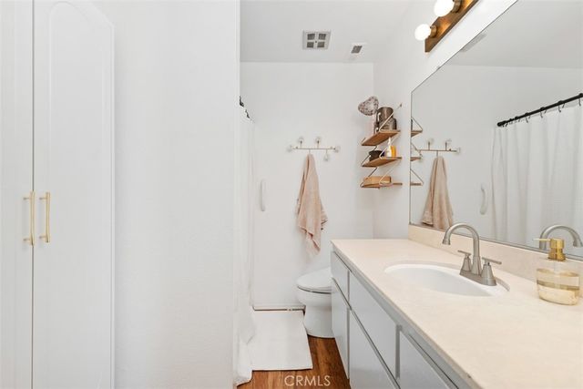 700 W La Veta M3, Orange, CA 92868