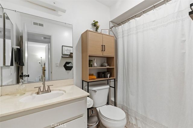 700 W La Veta M3, Orange, CA 92868