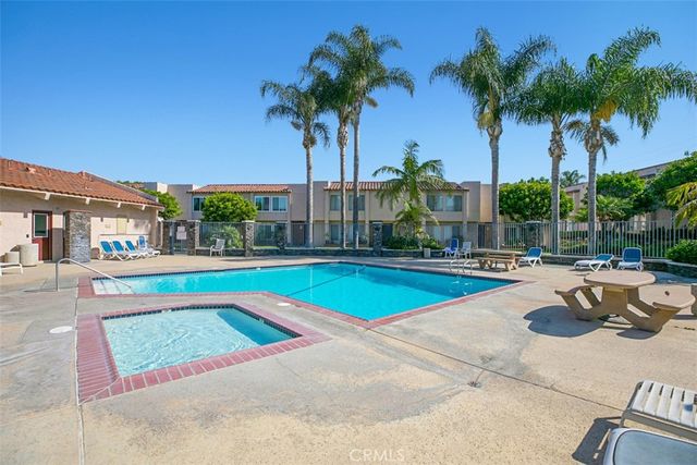 700 W La Veta M3, Orange, CA 92868