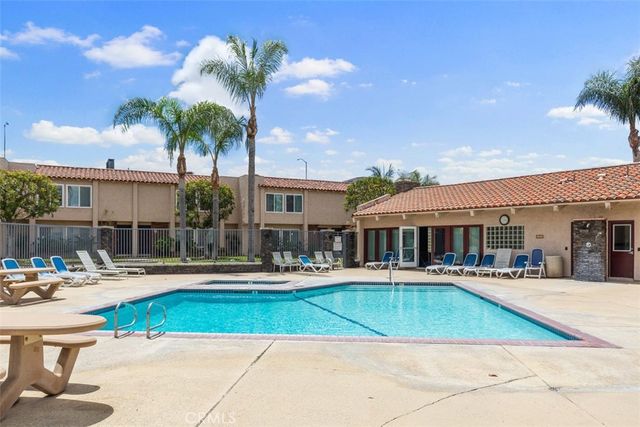700 W La Veta M3, Orange, CA 92868
