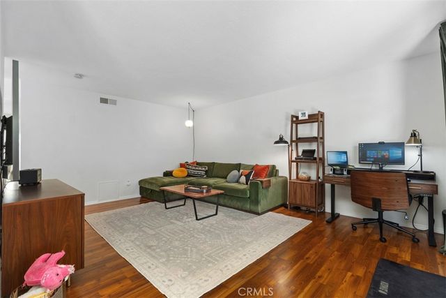 700 W La Veta M3, Orange, CA 92868