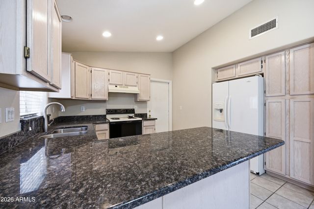 1025 W JEANINE Drive, Tempe, AZ 85284