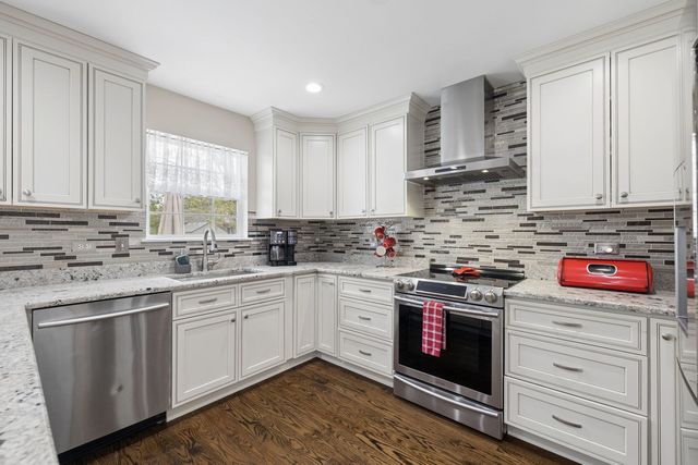 623 Wild Indigo Avenue, Romeoville, IL 60446