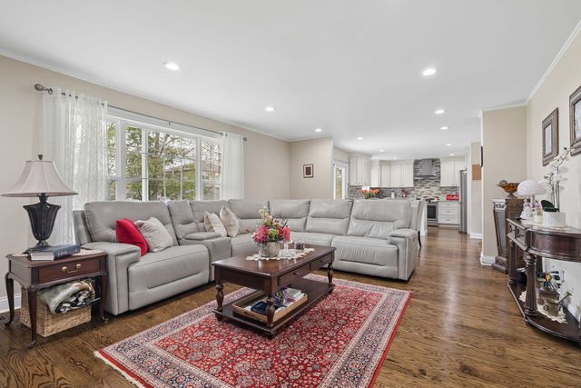 623 Wild Indigo Avenue, Romeoville, IL 60446