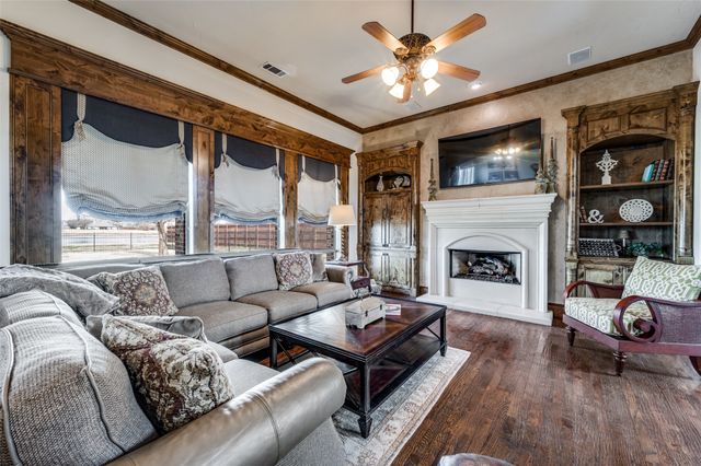 117 Woodland Drive, Krugerville, TX 76227