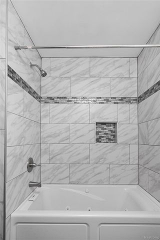 242 Preston Avenue, Waterford Charter Township, MI 48328