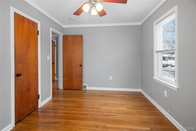 242 Preston Avenue, Waterford Charter Township, MI 48328