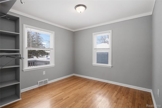 242 Preston Avenue, Waterford Charter Township, MI 48328