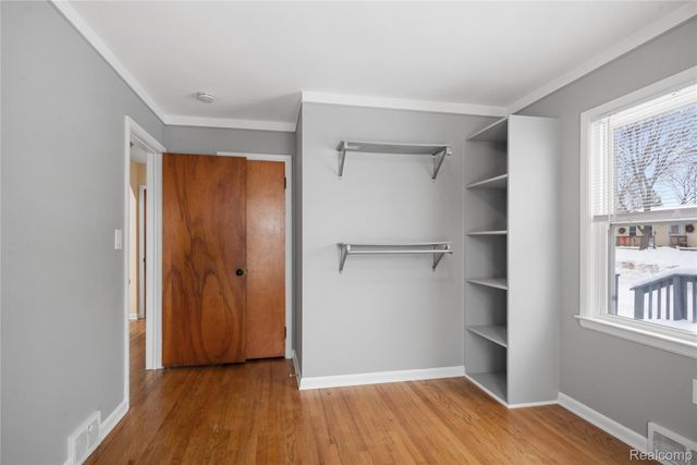 242 Preston Avenue, Waterford Charter Township, MI 48328