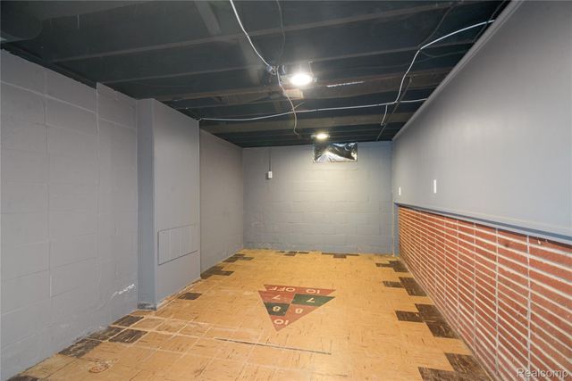 242 Preston Avenue, Waterford Charter Township, MI 48328