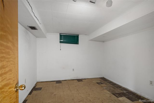 242 Preston Avenue, Waterford Charter Township, MI 48328