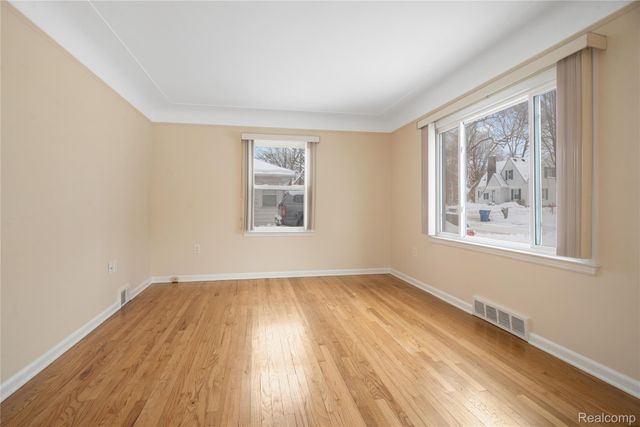 242 Preston Avenue, Waterford Charter Township, MI 48328