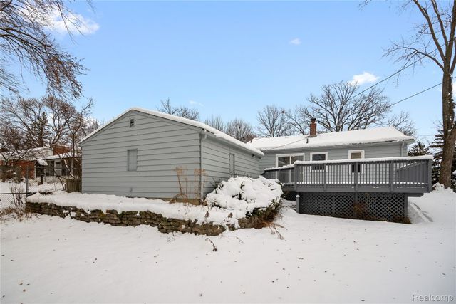 242 Preston Avenue, Waterford Charter Township, MI 48328