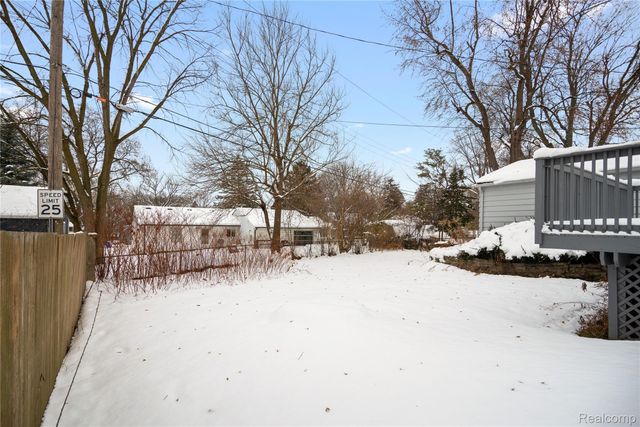 242 Preston Avenue, Waterford Charter Township, MI 48328