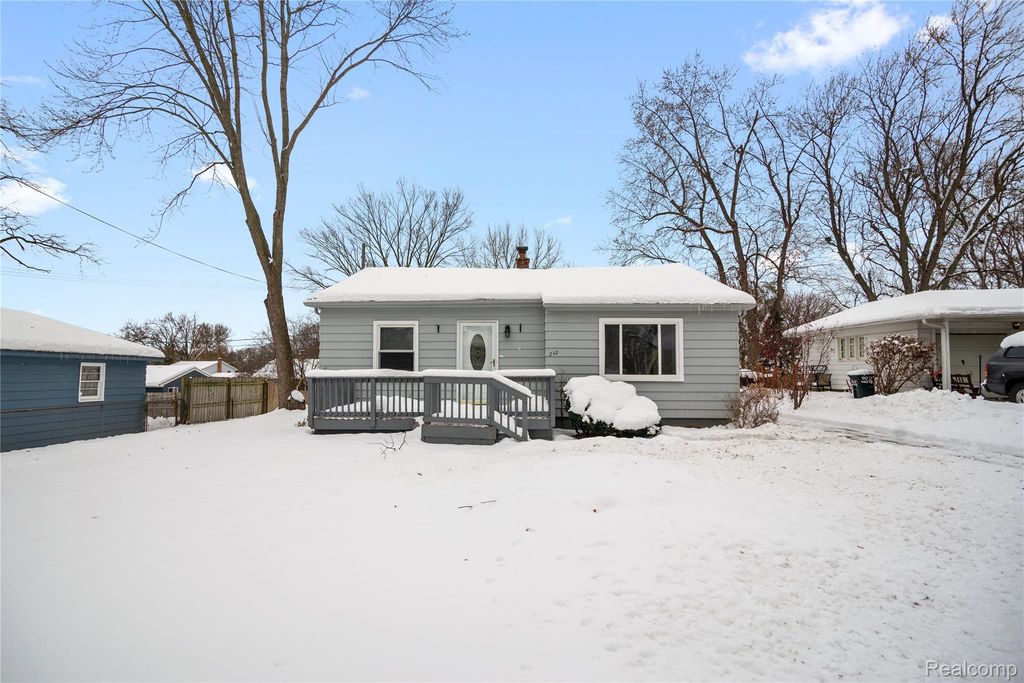 242 Preston Avenue, Waterford Charter Township, MI 48328