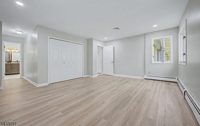 22 Flynn Pl, Wayne Twp., NJ 07470