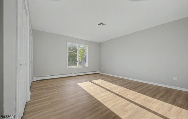 22 Flynn Pl, Wayne Twp., NJ 07470