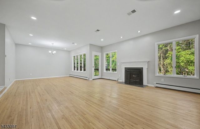 22 Flynn Pl, Wayne Twp., NJ 07470
