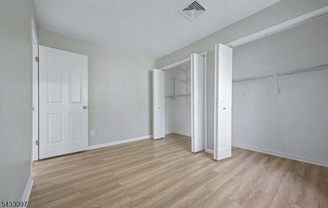 22 Flynn Pl, Wayne Twp., NJ 07470