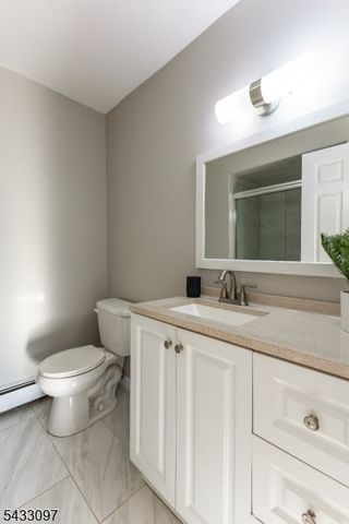 22 Flynn Pl, Wayne Twp., NJ 07470