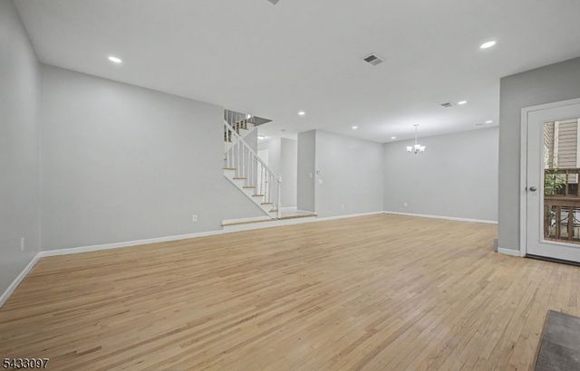 22 Flynn Pl, Wayne Twp., NJ 07470