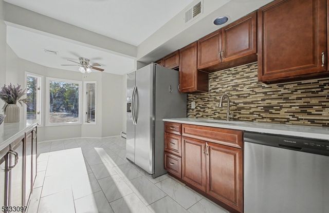 22 Flynn Pl, Wayne Twp., NJ 07470