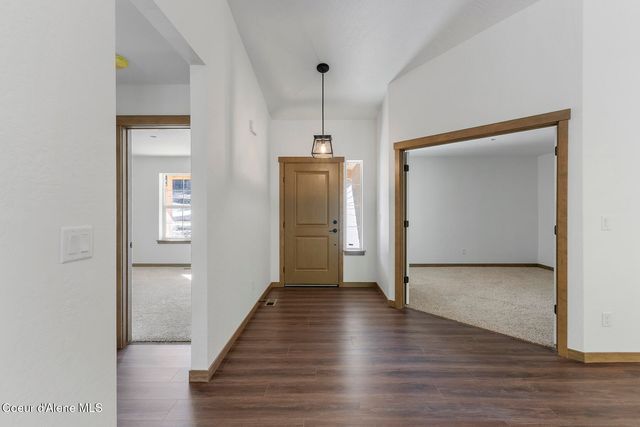 866 E Valley St S, Oldtown, ID 83822