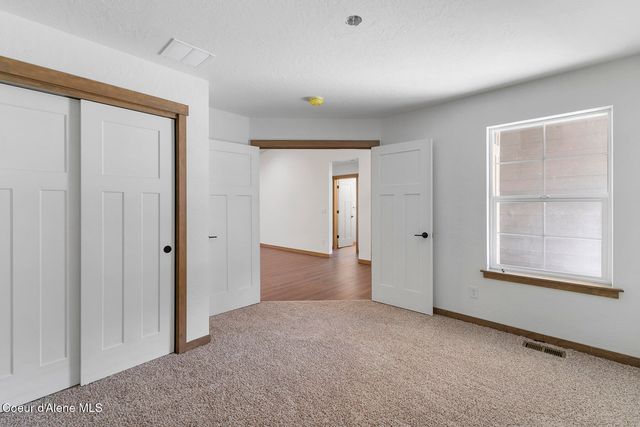 866 E Valley St S, Oldtown, ID 83822
