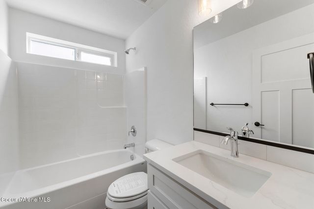 866 E Valley St S, Oldtown, ID 83822