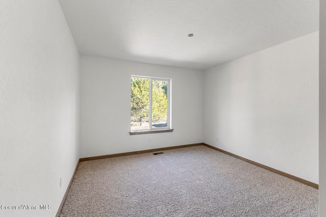 866 E Valley St S, Oldtown, ID 83822