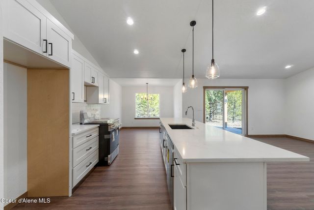866 E Valley St S, Oldtown, ID 83822