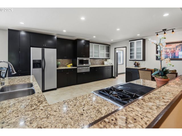 8008 Se EVERGREEN Hwy, Vancouver, WA 98664