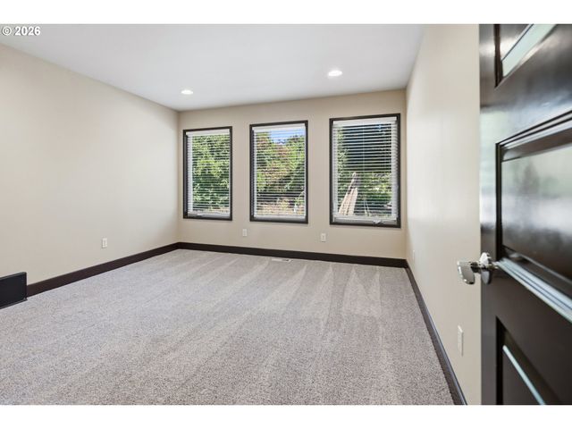 8008 Se EVERGREEN Hwy, Vancouver, WA 98664
