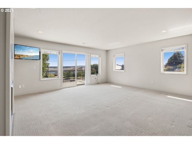8008 Se EVERGREEN Hwy, Vancouver, WA 98664