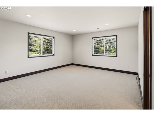 8008 Se EVERGREEN Hwy, Vancouver, WA 98664